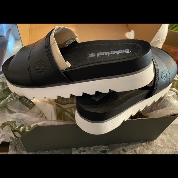 Black Timberland Women’s Size 7 - Picture 3 of 4